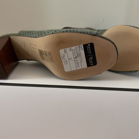 White House Black Market Mackenna Mule, size 7, green - Picture 3 of 3